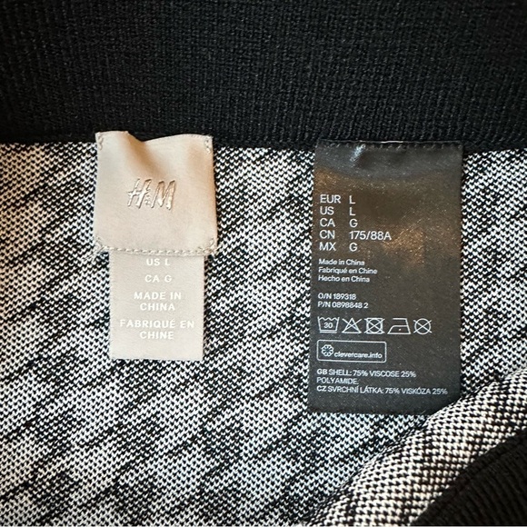 H&M Black and White Knit Stretch Houndstooth Pencil Skirt - Picture 3 of 3